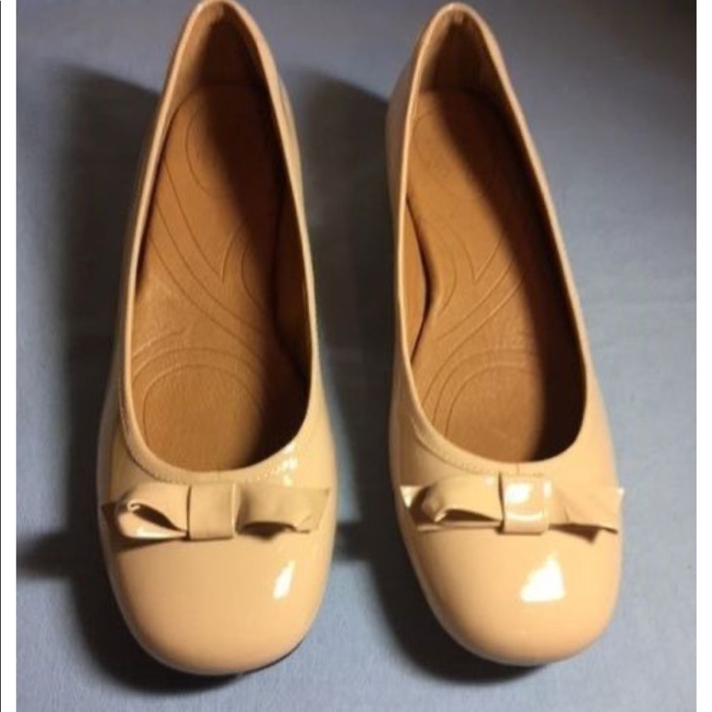 Clarks Indigo patent shoes